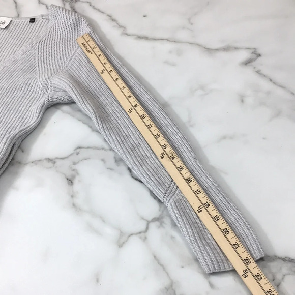 Cabi Gray Knit‎ Deep V Neck Side Zip Sweater Womens XS Cotton Pullover - Picture 11 of 12